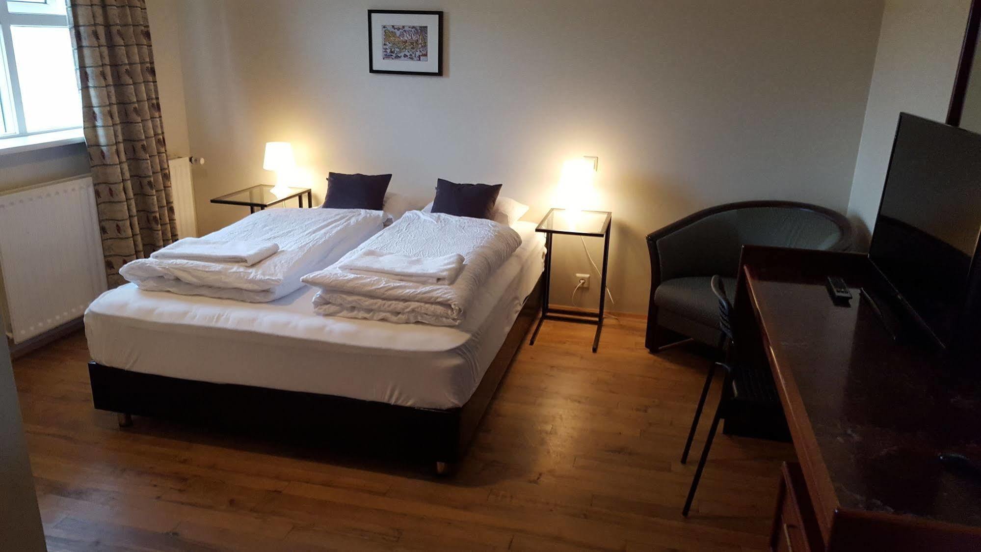 Hotel Sveinbjarnargerdi Svalbarthseyri Esterno foto