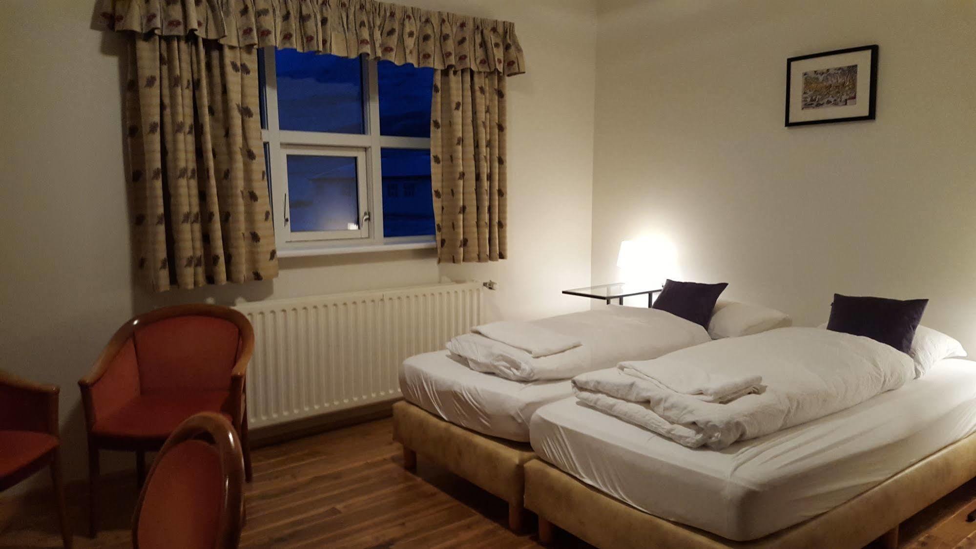Hotel Sveinbjarnargerdi Svalbarthseyri Esterno foto